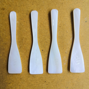 Spatules en nacre en gros, spatules 100% naturelles en coquille de nacre, cuillères en coquillage - Product Image 2