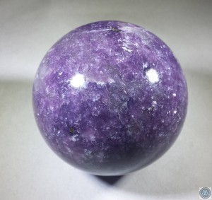 ลูกบอลขายส่งทรงกลม Lepidolite คุณภาพระดับพรีเมียมสําหรับให้ของขวัญตกแต่งบ้านกราวด์บําบัดและการทําสมาธิจํานวนมาก - Product Image 5