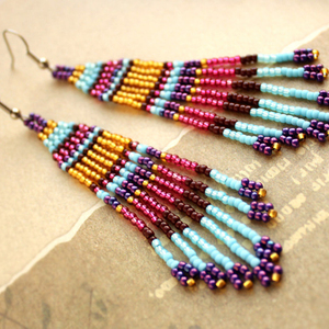 ต่างหูพู่ประดับลูกปัดเมล็ดเล็กสุดอินเทรนด์ - Product Image 1