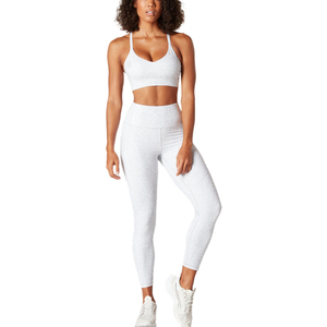 Conjunto deportivo OEM Seamless Yoga, bra y leggings cómodos y transpirables para gimnasio, conjunto de leggings y bra con aberturas para mujeres/niñas. - Product Image 2
