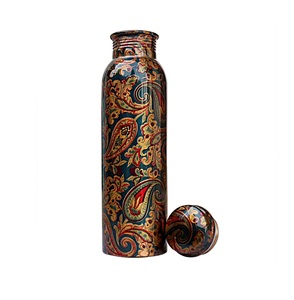 Bouteille d'eau en cuivre en métal martelé unisexe faite à la main avec couvercle artisanat indien à boire directement pour les fêtes, les festivals et la salle de sport - Product Image 2