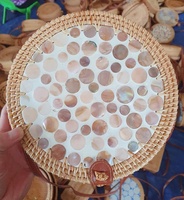 Nouveaux modèles de sac rond en rotin avec doublure en lin et détail en céramique, accessoire élégant pour femme, à utiliser au quotidien et à la plage