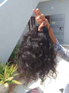 Extensions de cheveux indiens vierges à la mode, mèches de cheveux naturels bruts non traités et bouclés - Product Image 5