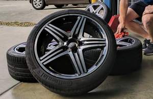 Pneus radiaux solides Dongfeng 4x4 SUV 225/55ZR17 Runflat certifiés DOT tout-terrain - Product Image 3