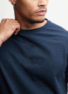 T-shirt Hip Hop Muscle Fit en coton pour hommes T-shirt personnalisé à manches courtes en tricot surdimensionné au design décontracté avec sérigraphie à motif uni - Product Image 3