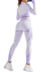 Costume de survêtement Crop Top personnalisé pour femmes fabriqué en usine avec un nouveau modèle et des styles chauds disponibles dans des couleurs personnalisées-Vente en gros - Product Image 2