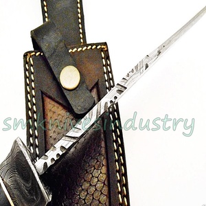 Cuchillo Bowie de Acero de Damasco con Mango de Hueso de Camello de Color y Grosor de 4-5 mm - Product Image 6