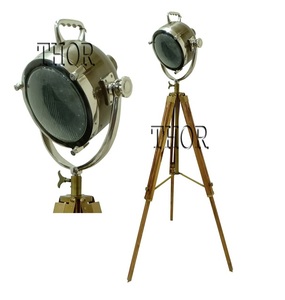 Lámpara de pie decorativa de luz náutica con soporte de trípode Lámparas de estudio de punto de estudio modernas Luz de búsqueda - Product Image 2