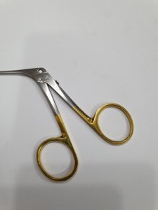 Tijeras Bellucci Micro de 3-1/2 Pulgadas, Instrumento Manual de Acero Inoxidable para Otorrinolaringología, Calidad Premium, Plateado+Dorado, Garantía de 5 Años - Product Image 4