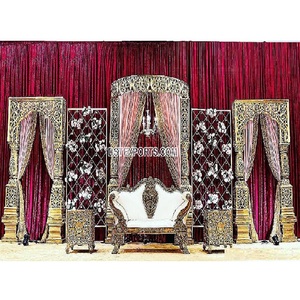 Décoration de scène de mariage royale dorée Maharani, grand décor de réception élégant, idées uniques de décoration de scène de réception Irlande - Product Image 1