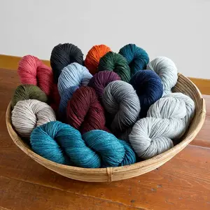 メリノウールヤーン100オーストラリア100% メリノウール天然卸売かさばる手飛散染料編み物