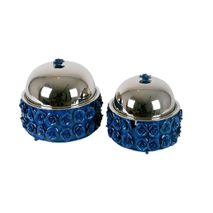 Juego de 2 platos para servir de acero inoxidable con soporte de diseño de flores, plato para servir comida de forma redonda de alta calidad a la venta - Product Image 1