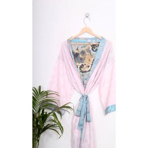 Kimono de Seda Hecho a Mano en India para Mujer, Bata de Verano Transpirable de Longitud Completa con Cierre de Cordón, Mangas Tres Cuartos, Cuello en V, Patchwork - Product Image 2
