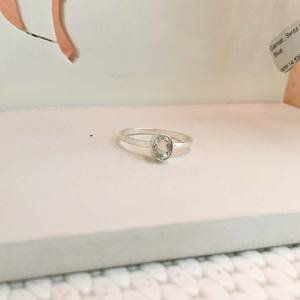 Anillos de Compromiso y Boda de Plata de Ley 925 para Mujer con Hermosa Gema de Amatista Verde, Joyería Fina con Engaste de Bisel, Ecológicos, Ideales para Fiestas - Product Image 4