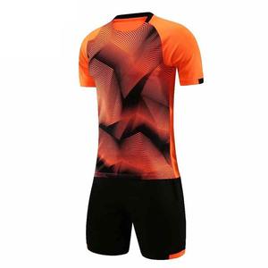 Conjunto de Uniforme de Fútbol Americano Personalizado, Camisetas de Poliéster/Algodón Antibacterianas en Negro y Dorado, Agrega Tu Logotipo en la Parte Delantera - Product Image 1