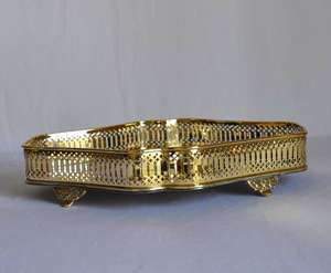 Vantage Premium Latón Nuevo Diseño Brillante Pulido Bandeja Cuadrada moderna y elegante bandeja hecha a mano para la decoración del hogar y el uso de la cocina - Product Image 2