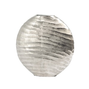 Ensemble de trois vases à fleurs en métal faits à la main classiques et élégants du fabricant et du fournisseur Vase de sol Pot de fleurs décoratif en métal - Product Image 5