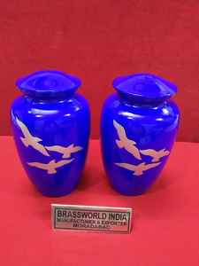 Urne funéraire en laiton violet faite à la main par BRASSWORLD INDIA Fournitures funéraires de qualité supérieure - Product Image 2