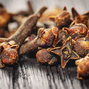 Aceite esencial de hoja de clavo puro - Product Image 3