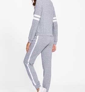 Conjunto de 2 piezas para correr para mujer, sudadera con capucha y Pantalones estampados, chándal cálido para niña - Product Image 5