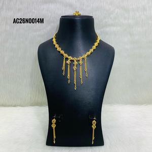 Ensemble collier plaqué or d'un gramme de bijoux de mode à motifs floraux légers avec chaîne en laiton pour fête de mariage ou cadeau - Product Image 1