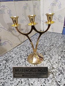 Trois bougeoirs en laiton pour église cuivworld inde - Product Image 5