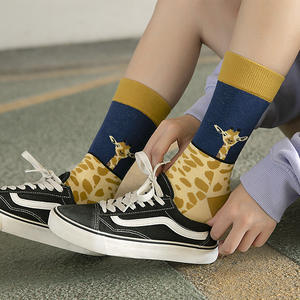 Cmax Retro National chaussettes Tie Dye <span class=keywords><strong>bas</strong></span> de fil épais chaussettes de sport colorées pour <span class=keywords><strong>femmes</strong></span> - Product Image 3