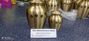 Suministros funerarios de latón azul con pata de mascota dorada, urna de cremación de mascotas, de Brassworld, India - Product Image 4