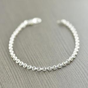 สร้อยข้อมือโซ่เงินแฮนด์เมดแห่งความสุข - Product Image 1