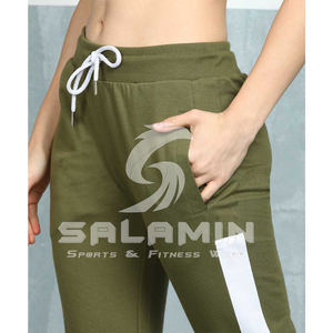 Vente de gros Survêtements de jogging d'entraînement avec logo personnalisé pour femmes Ensemble de survêtements grande taille avec logo Survêtements d'hiver - Product Image 6