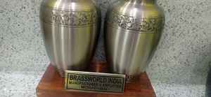 BRASSWORLD INDIA URNA DE CREMACIÓN Suministros funerarios de metal de estilo americano para adultos - Product Image 5