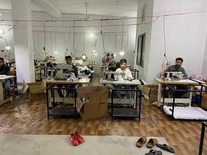 Cross Back Gym Fitness Breathable Sports Quick Drying Custom Sports Bra High Elastic Fitness Yoga Backless <b>Crop</b> Sports Bra - Product Image 5