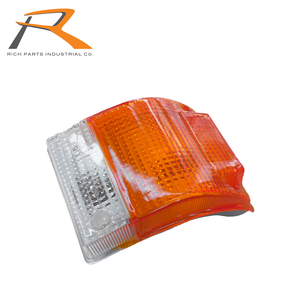 Fabriqué à Taïwan, lampe latérale de camion pour camions Isuzu NPR/NHR/FR selon les spécifications OE. - Product Image 3