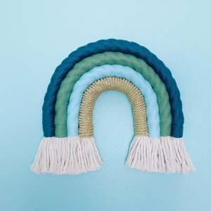 Arte de Pared de Macramé Arcoíris Grande, Hecho a Mano, para la Felicidad - Product Image 1