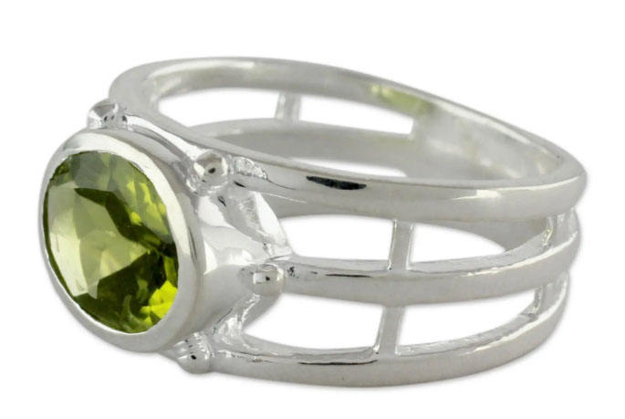 สีเขียว