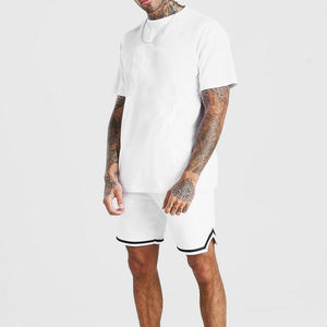 Conjunto atlético de hombre al por mayor, pantalones cortos y camisetas de algodón 100% de secado rápido, totalmente personalizable-Min. Pedido 2 uds. - Product Image 4