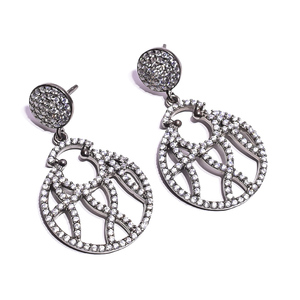 Superbes Boucles d'Oreilles Pendante Vintage Ethniques en Argent Sterling 925 Plaqué Noir, Design Micro-Pavé Zircon Cubique pour Enfants - Product Image 1
