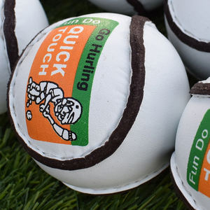 Balle de hurlement Orange GAA Quick Touch avec logo personnalisé Club Crest Design pour les sports de plein air - Product Image 5