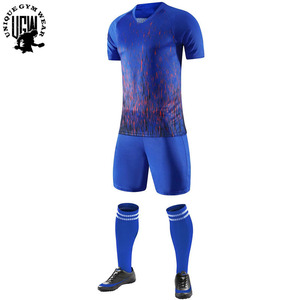 Maillot de football homme col en V 2026 de qualité supérieure, couleurs noir/vert, en polyester/coton doux, séchage rapide et respirant, coupe athlétique - Product Image 5