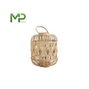 Diseño personalizado de bambú ovalado marrón interior decoración del hogar vela linterna mango buena calidad otros portavelas tarros de vela - Product Image 5