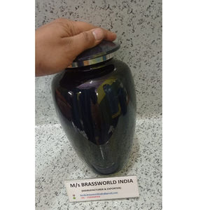 Urne funéraire en aluminium noir de style américain Brassworld India Funeral Supplies - Product Image 1