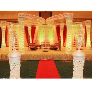 Vente de colonnes décorées professionnelles en cristal de luxe Mandap de mariage design en cristal - Product Image 1