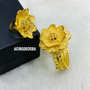 Brazalete de joyería chapado en oro elegante con anillo - Product Image 1