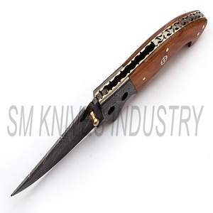 Couteau damas pliant manche en bois, personnalisé fait à la main, belle serrure du revêtement, motif de torsion (smk1239) - Product Image 4