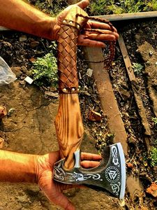 Venta directa de fábrica Hacha de corte de grado industrial de acero de Damasco de tamaño personalizado con mango de madera-Disponible para venta al por mayor - Product Image 4