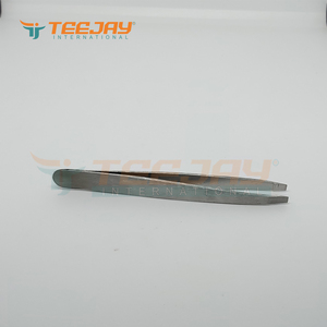 Pince à épiler TEEJAY en acier inoxydable argenté de 9,5 cm, pointe droite, pointe finement travaillée, prise en main parfaite, précision optimale, idéale pour les sourcils et les poils - Product Image 3