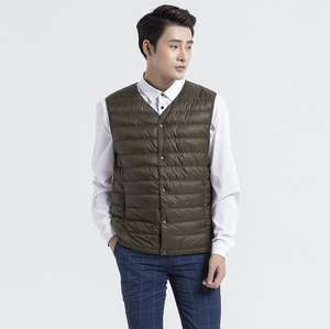 Gilet d'hiver pour homme, col en V profond, matériau en duvet de canard 90/10, léger, sans manches. - Product Image 4